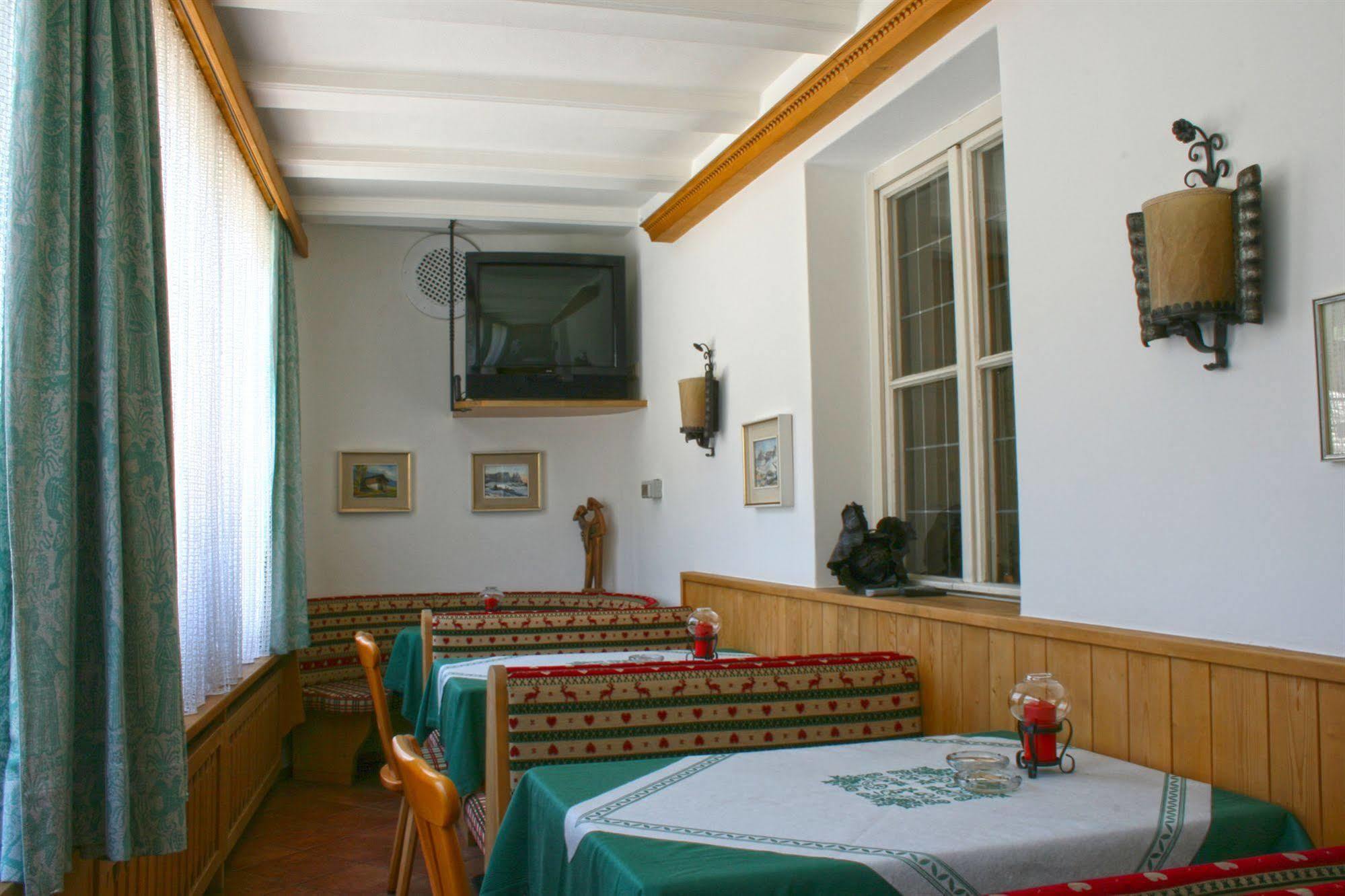 Hotel Dolomiti Madonna โอติเซ ภายนอก รูปภาพ